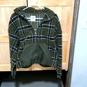 Zara pullover with 1/4 zipper and front pocket. Size medium worn one time